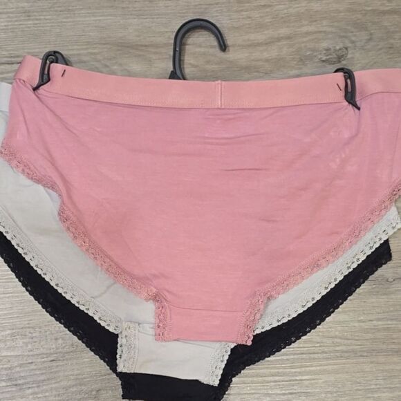 True Religion Luxe Modal Rhinestone Logo The Hipster 3-PK - Picture 4 of 5